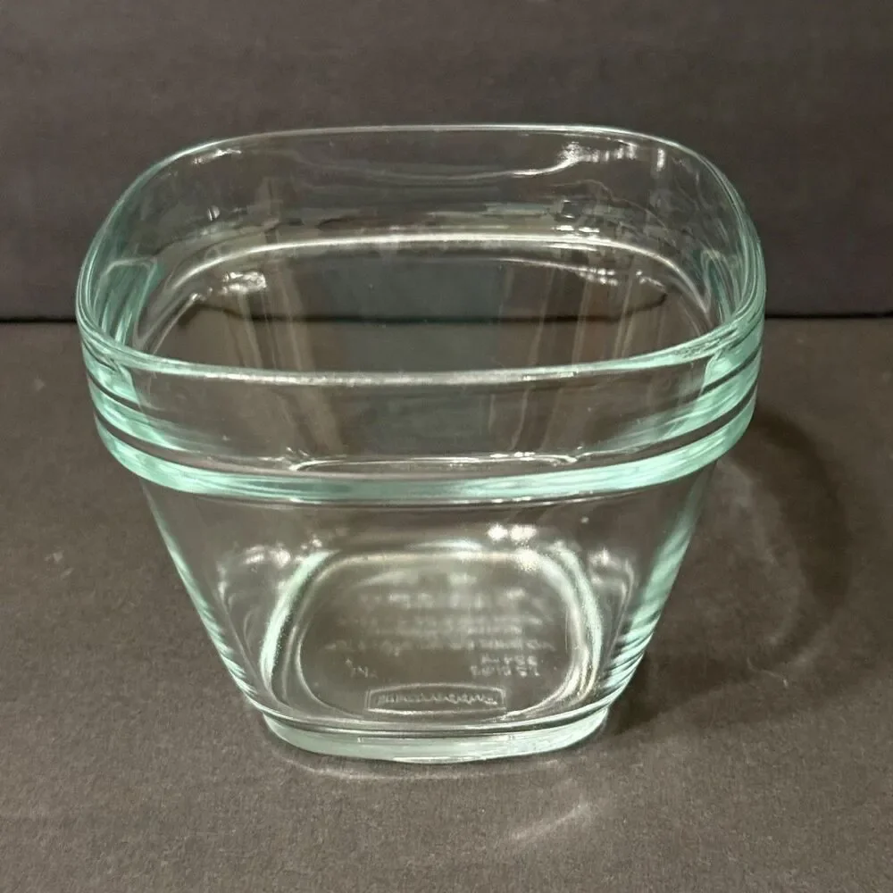 Rubbermaid Glass 1.5 cup Food Storage Container Bowl NO Lid 7N61 Discontinued